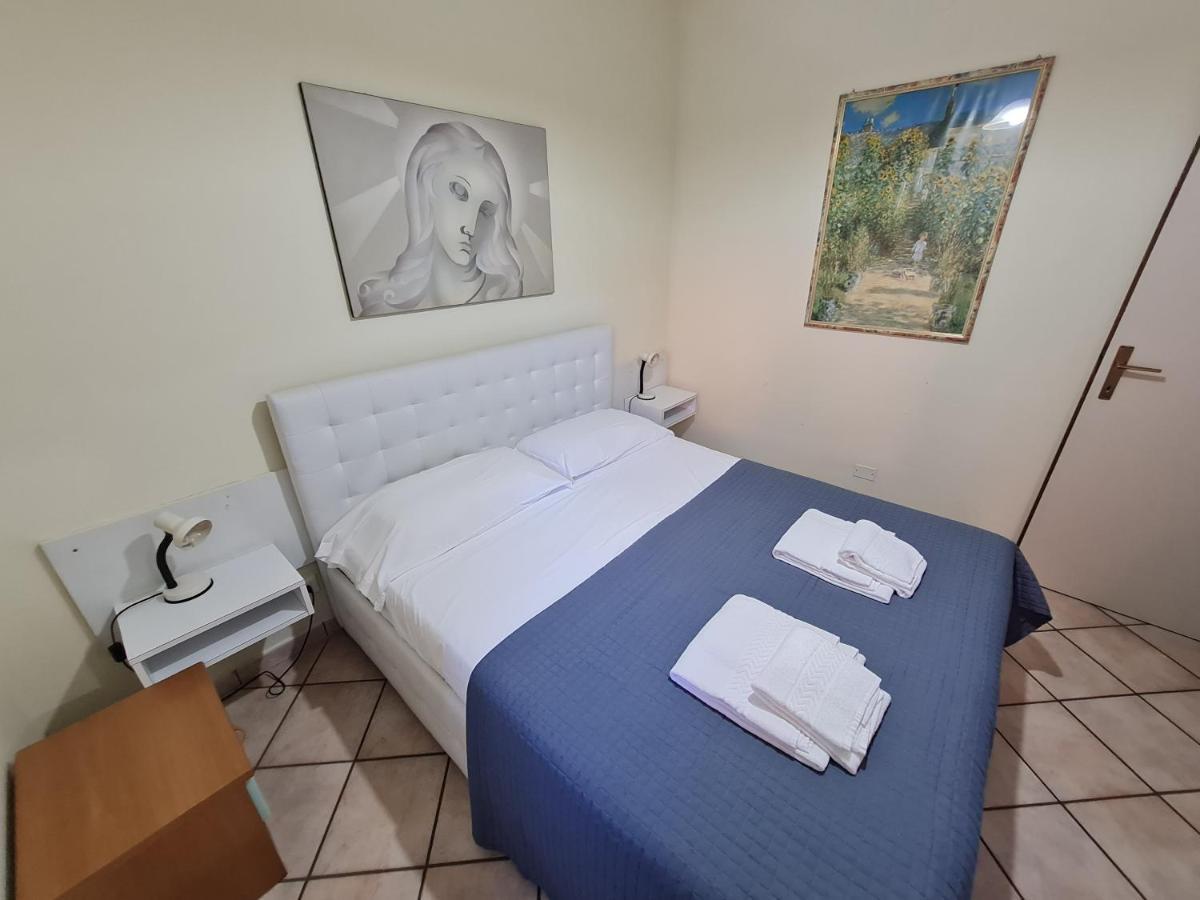 Easy Apartments Peschiera Песк'єра-дель-Гарда Екстер'єр фото